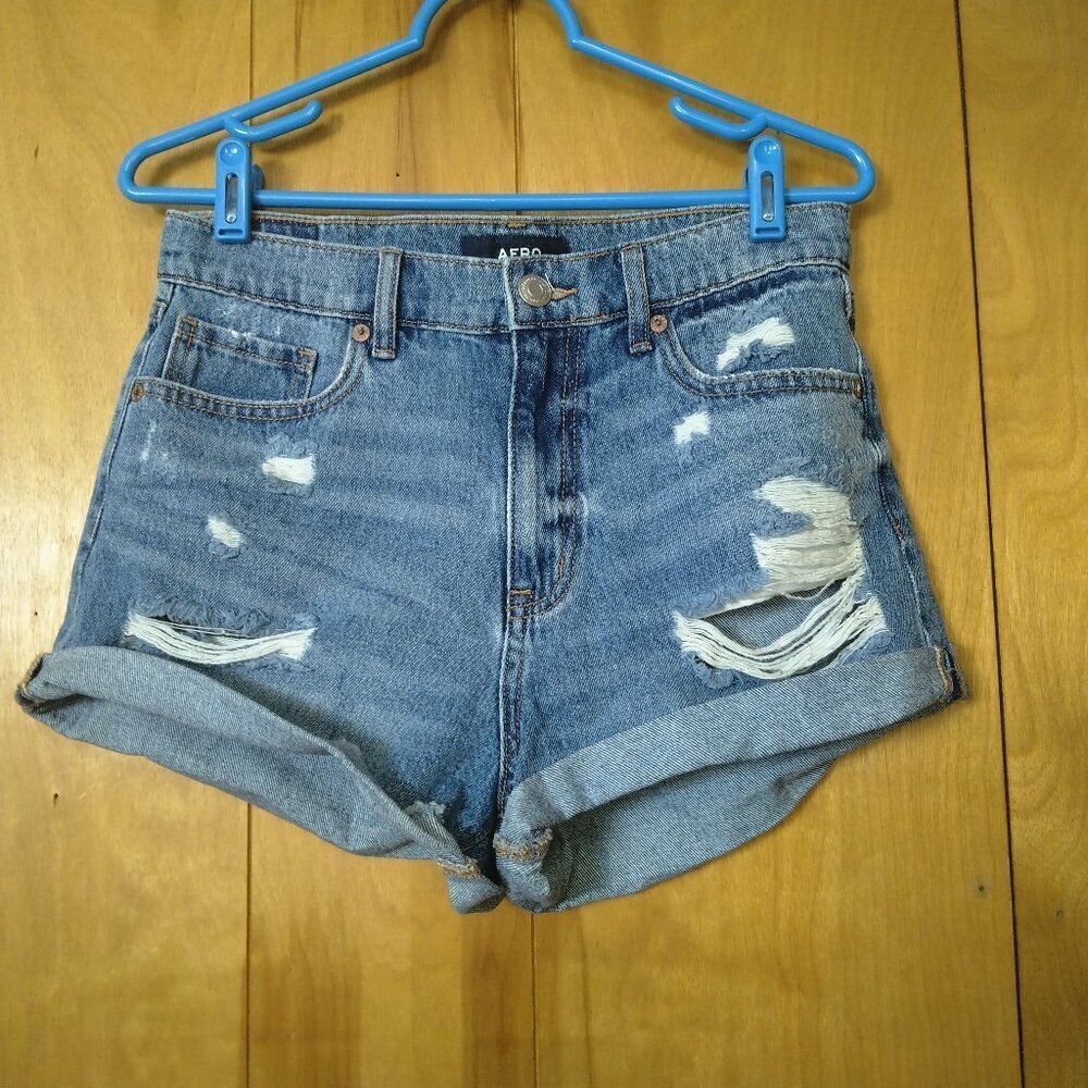 Aero Mom Short Size 8 Women's High Rise Distressed  Denim Jean Shorts Casual